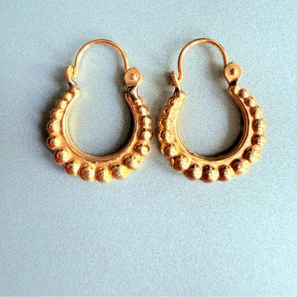 Jewelry - Vintage 14k Yellow Gold Shrimp Style Hoop Classic Earrings